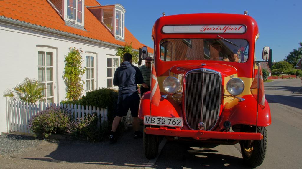 Ballen Badehotel Tranebjerg Esterno foto